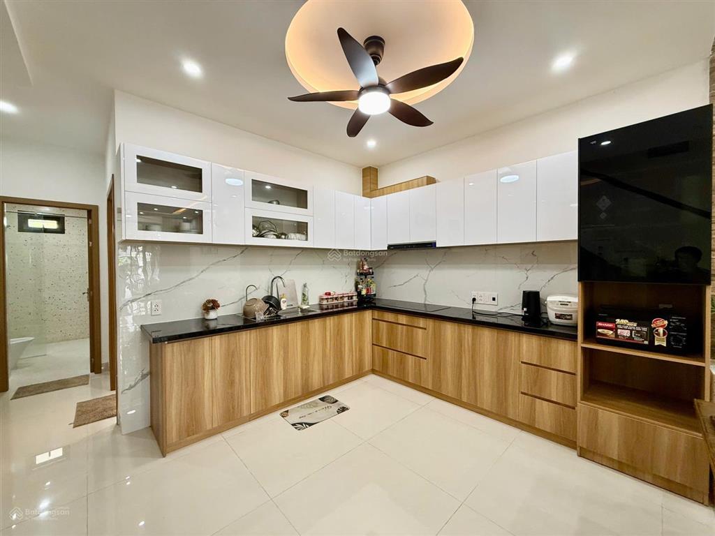Cho thuê nhà đẹp 3 tầng 4 pn mới nam việt á