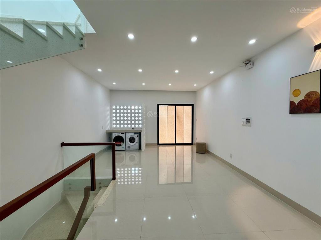 Cho thuê nhà đẹp 3 tầng 4 pn mới nam việt á