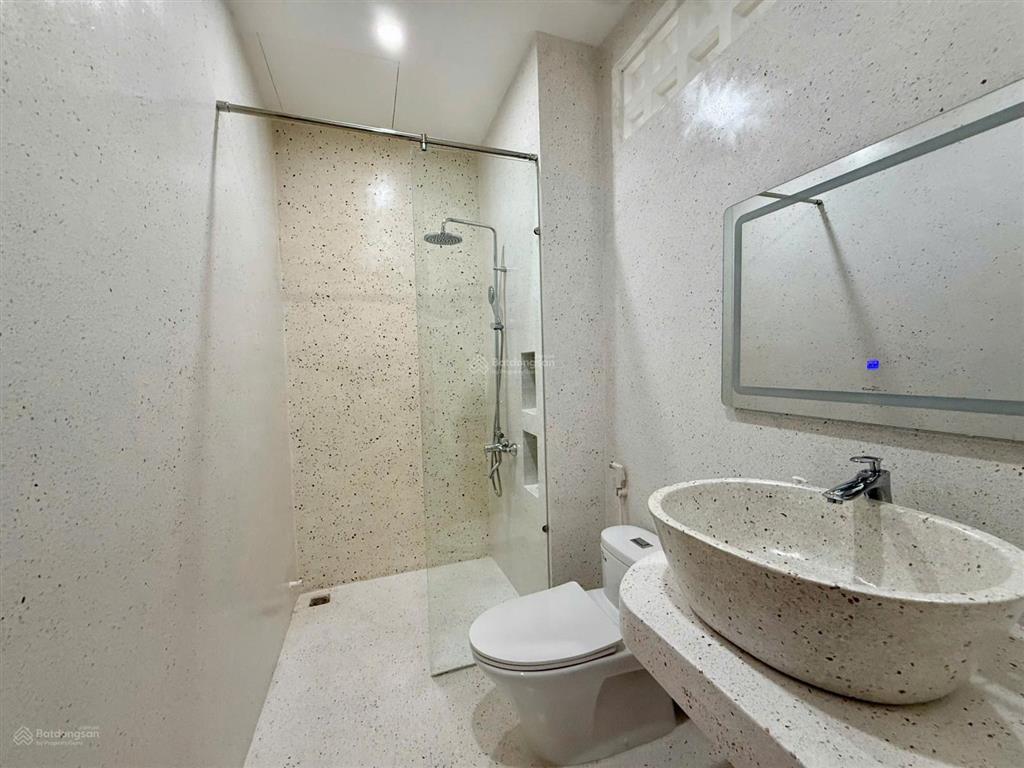Cho thuê nhà đẹp 3 tầng 4 pn mới nam việt á