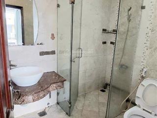 Tòa chdv khu trung sơn giáp quận 7, dt 10x20m, hầm 6 lầu. giá 39.5 tỷ. hđt 200tr/1th