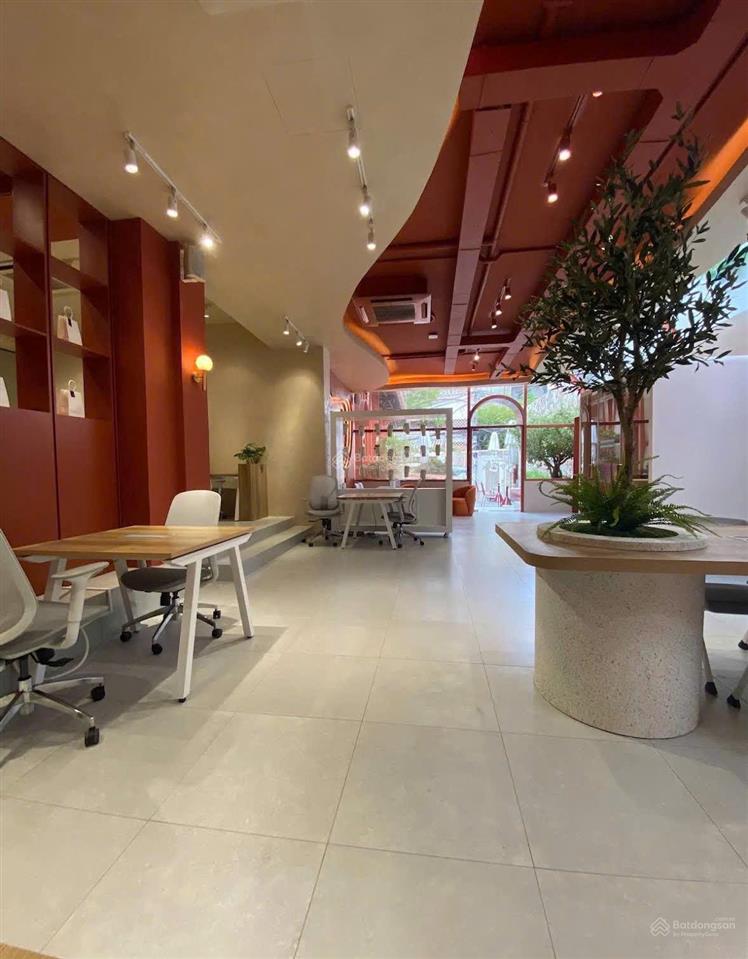 Hiếm!! biệt thự gần 600m2 đường pasteur q3 ngang 24m gần như không có lựa chọn thứ 2