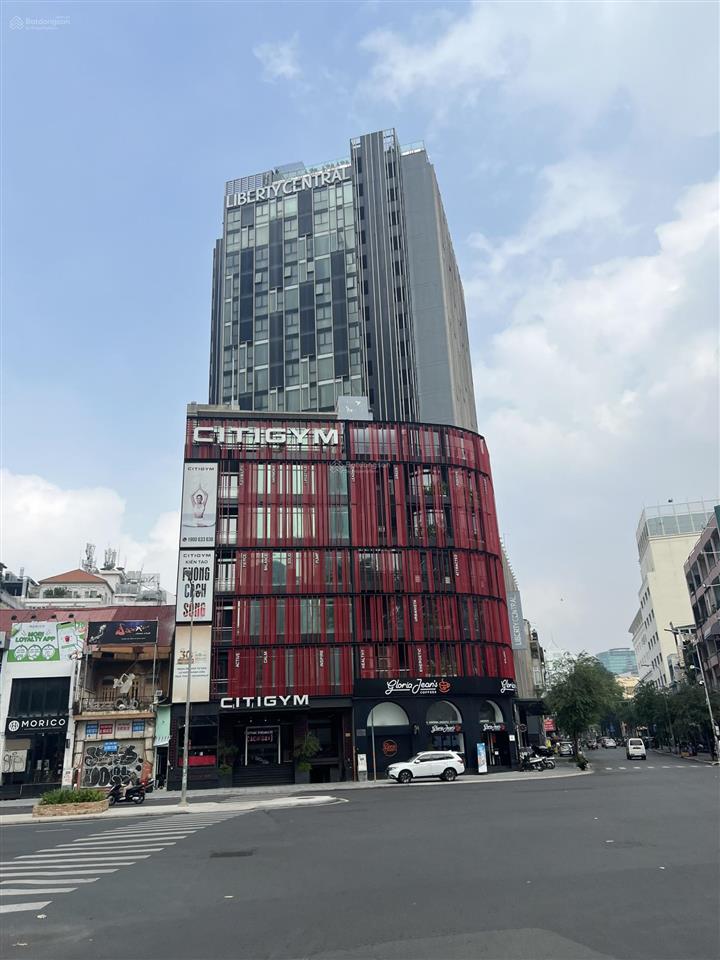 Tòa nhà 2300m2 sàn khai thác sẵn khu tân cảng vị trí vàng sát d2, ngang lớn nở hậu 20m