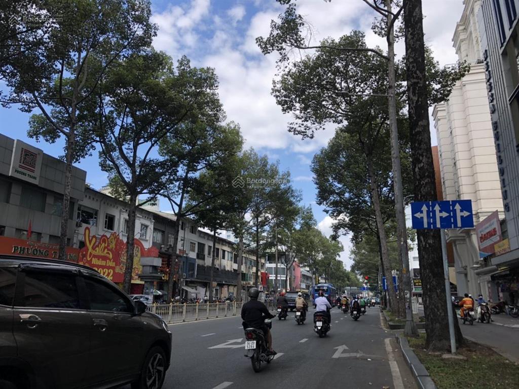 Bán nhà hxh trần hưng đạo, giáp ranh quận 1. dt 5.5x16m, nở hậu 8m, không lộ giới. giá bán 21.5 tỷ