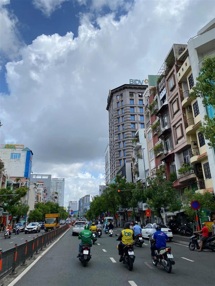 Mặt tiền đường nam kỳ khởi nghĩa đoạn đẹp rộng 40m. dt 8x25m, 6 tầng, thang máy. giá 118 tỷ