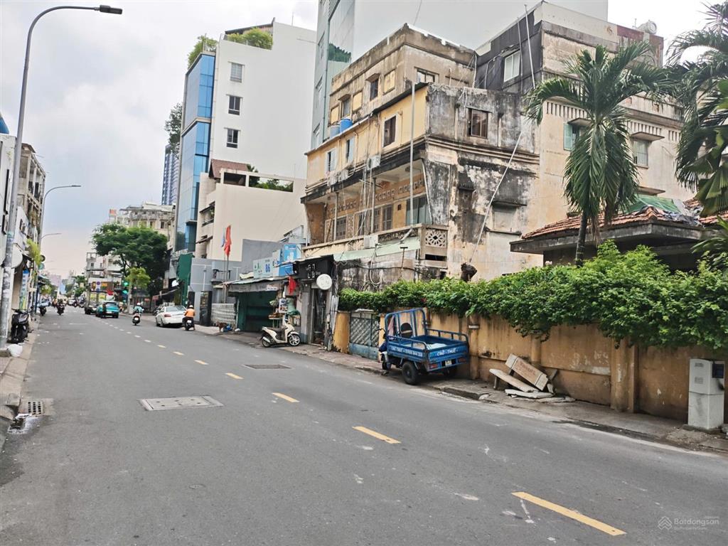 Bán góc 2 mt 7880 trần đình xu, quận 1. dt 12x18m (220m2) ctxd hầm 8 tầng. giá 125 tỷ (560tr/m2)