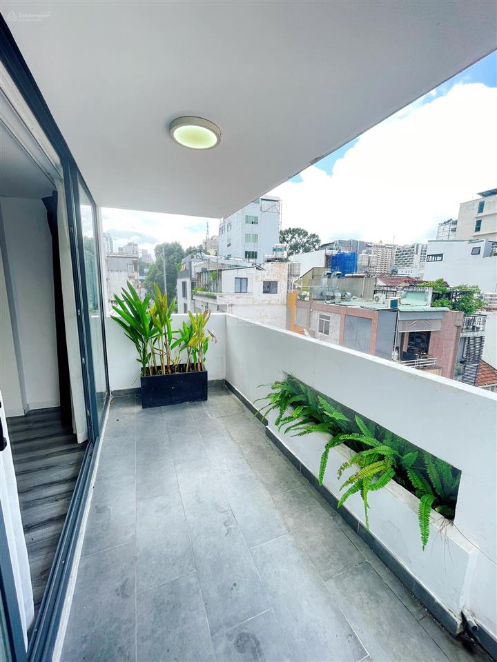 Tòa chdv đường trương quyền, dt 5x20m, nh 6m. xd 6 tầng. khai thác 250~300tr/1th. giá bán 50 tỷ tl