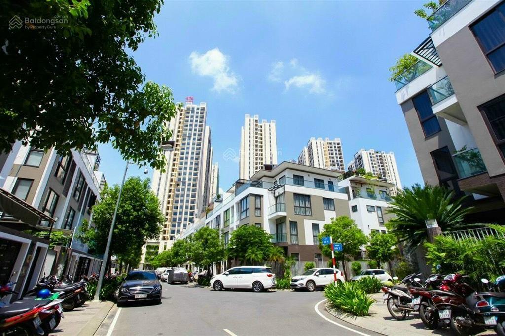 Bán tòa nhà mặt tiền ngang 12m, vị trí đường đôi khu trung sơn dtsd 1200m². giá đầu tư
