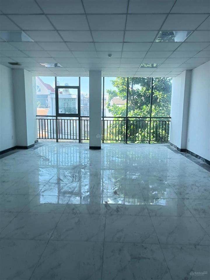 Cho thuê tòa nhà mt 209 nguyễn văn khối, hầm 7 lầu (sd 846m2), giá 70tr/1th