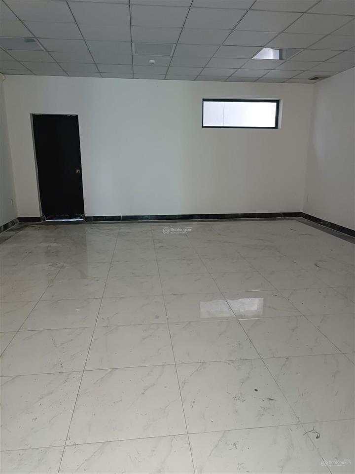 Cho thuê tòa nhà mt 209 nguyễn văn khối, hầm 7 lầu (sd 846m2), giá 70tr/1th
