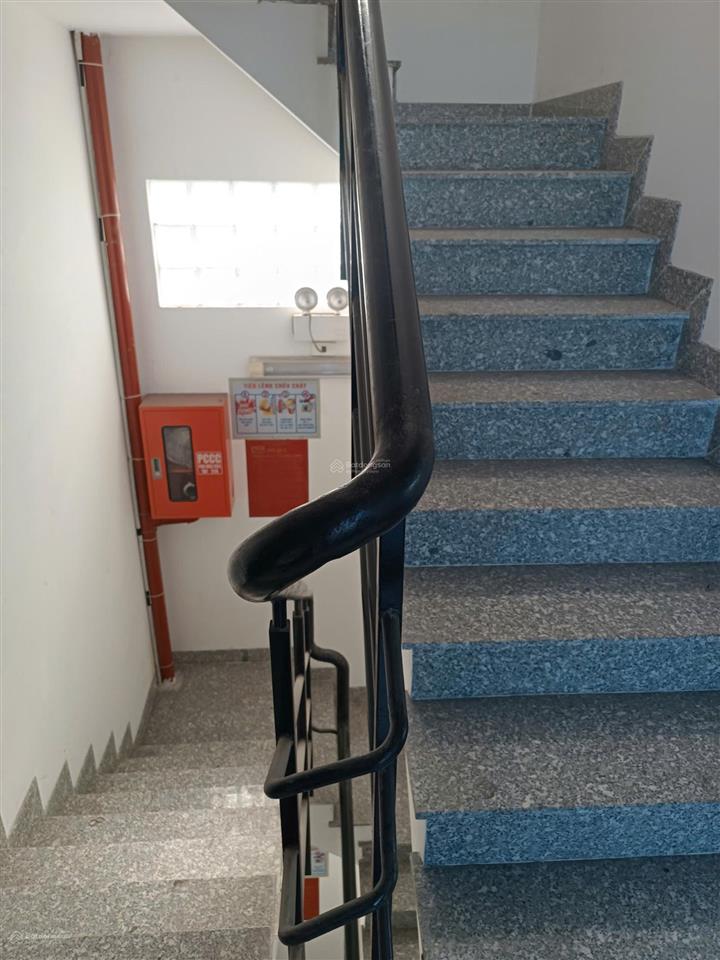 Cho thuê tòa nhà mt 209 nguyễn văn khối, hầm 7 lầu (sd 846m2), giá 70tr/1th