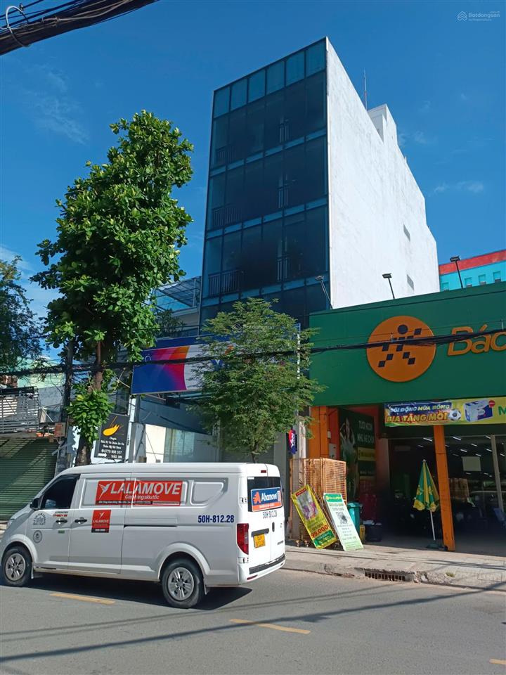 Cho thuê tòa nhà mt 209 nguyễn văn khối, hầm 7 lầu (sd 846m2), giá 70tr/1th