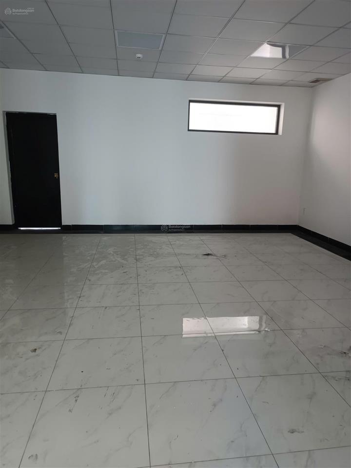 Cho thuê tòa nhà mt 209 nguyễn văn khối, hầm 7 lầu (sd 846m2), giá 70tr/1th