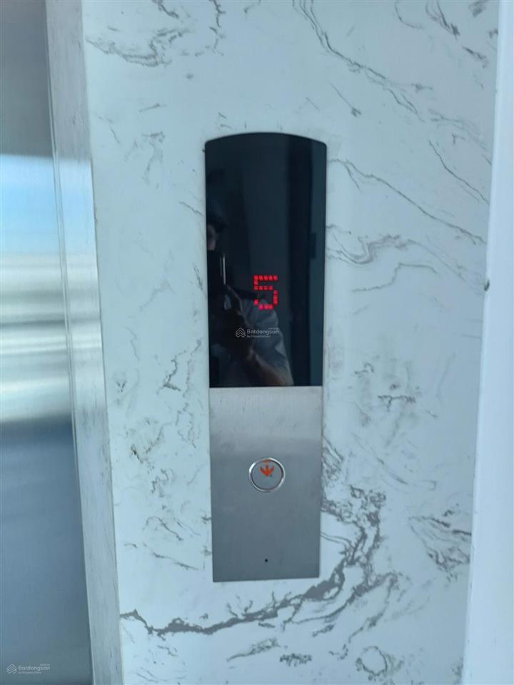 Cho thuê tòa nhà mt 209 nguyễn văn khối, hầm 7 lầu (sd 846m2), giá 70tr/1th