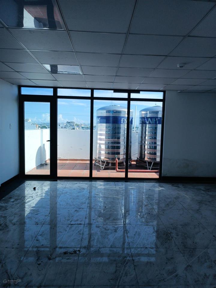 Cho thuê tòa nhà mt 209 nguyễn văn khối, hầm 7 lầu (sd 846m2), giá 70tr/1th