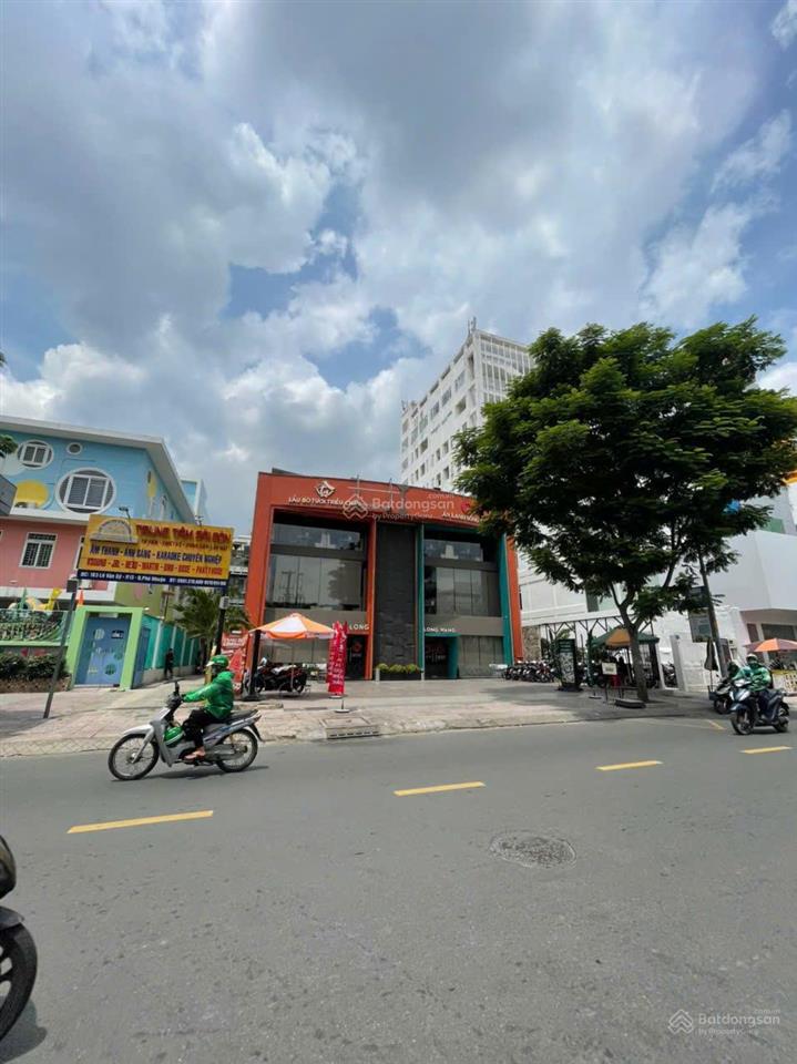 Bán căn góc lê văn sỹ, 17.2x28m, cn 450m2, 3 tầng. hiện đang có dòng tiền 385tr/th, giá 260 tỷ tl