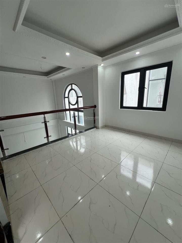 Cần bán nhà tây hồ 38m, 7 tầng thang máy, view hồ tây