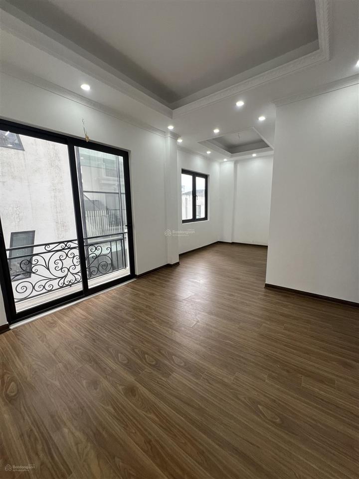 Cần bán nhà tây hồ 38m, 7 tầng thang máy, view hồ tây