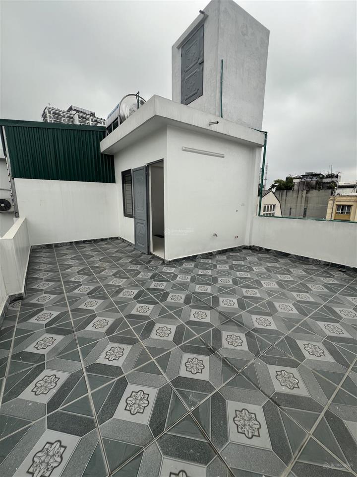 Cần bán nhà tây hồ 38m, 7 tầng thang máy, view hồ tây