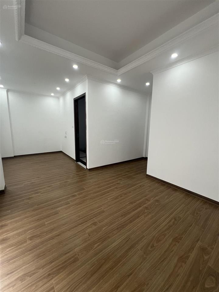Cần bán nhà tây hồ 38m, 7 tầng thang máy, view hồ tây