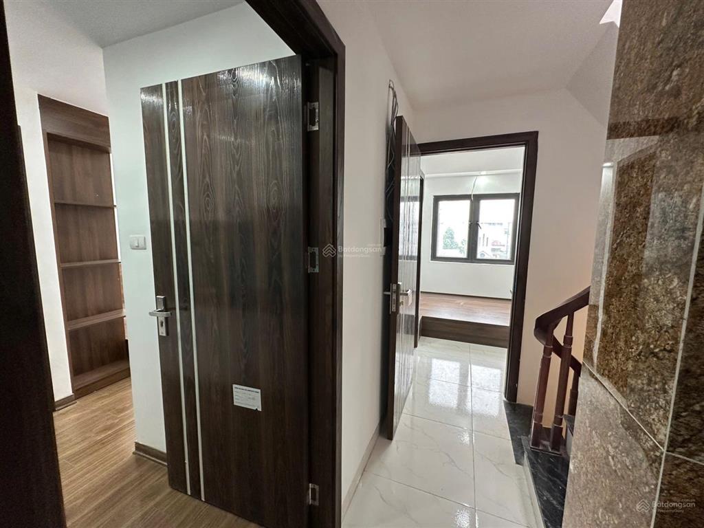 Bán nhà dòng tiền 7 tầng phố tây hồ, đi bộ ra hồ tây, dòng tiền ổn định