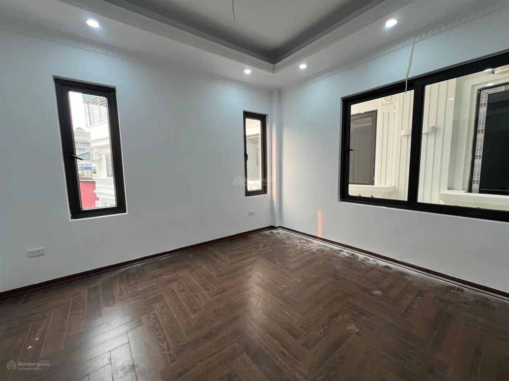 Cần bán nhà thái thịnh xây mới 6 tầng có thang máy