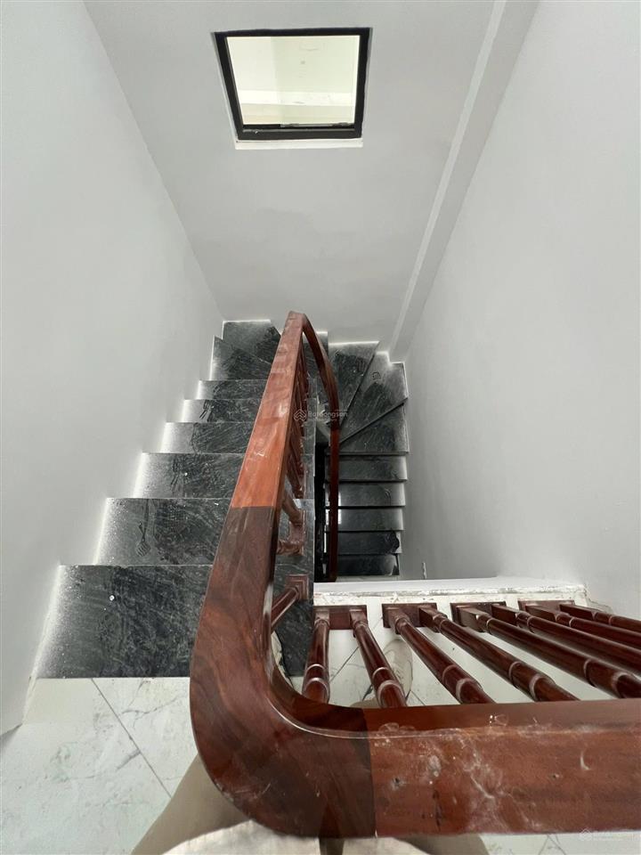 Cần bán nhà thái thịnh xây mới 6 tầng có thang máy