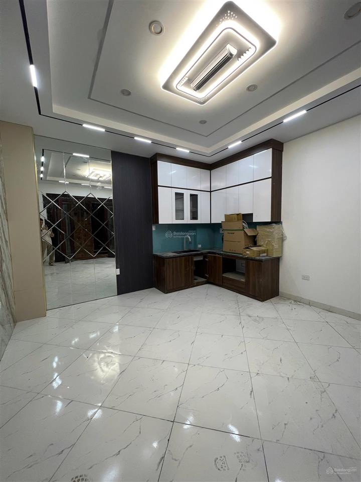 Cần bán nhà thái thịnh xây mới 6 tầng có thang máy
