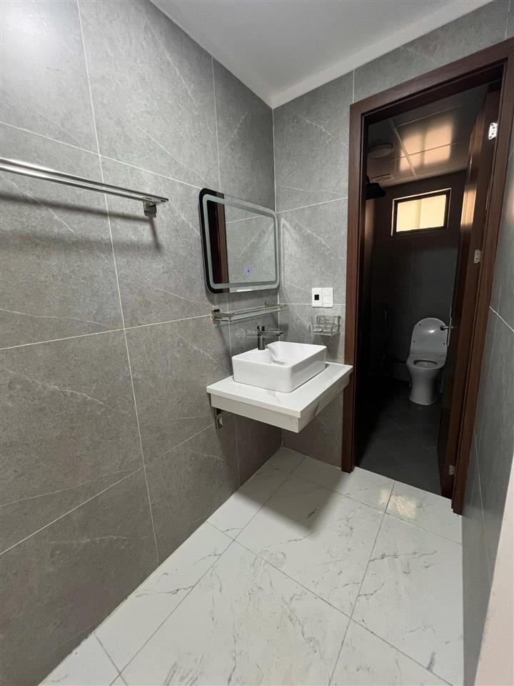Cần bán nhà thái thịnh xây mới 6 tầng có thang máy