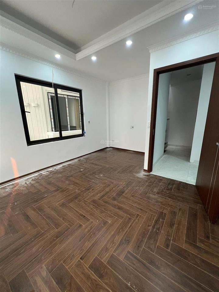 Cần bán nhà thái thịnh xây mới 6 tầng có thang máy