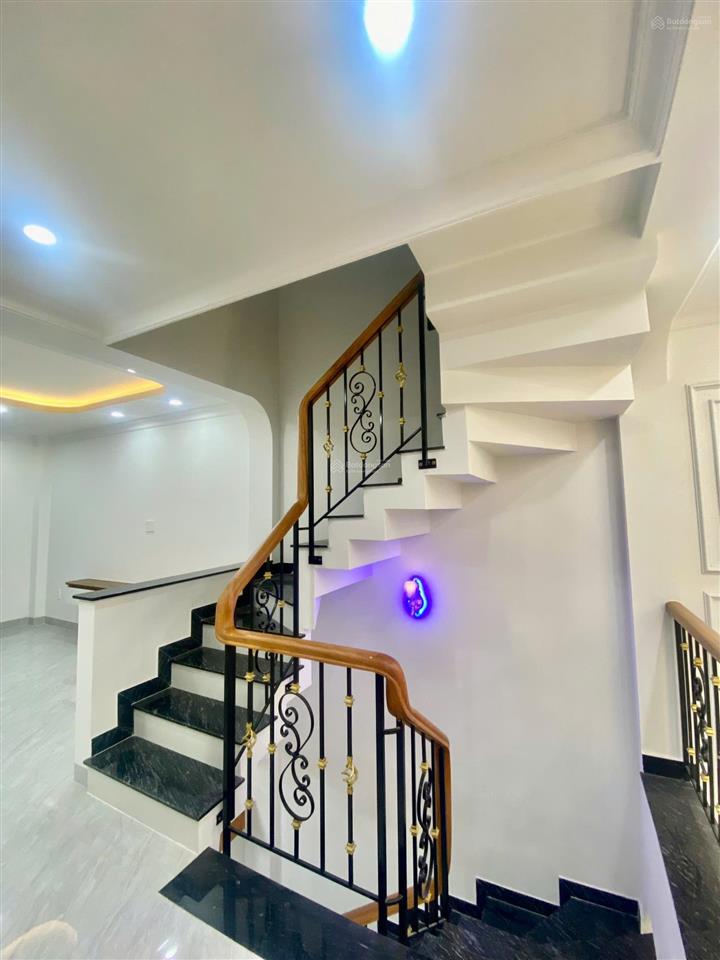 Nhà đẹp hbc  4 tầng  hẻm xe hơi  nhỉnh 7 tỷ