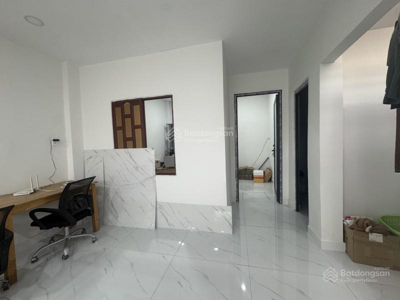 Nhà mới 2 tầng  tnpb  xe hơi ngủ trong sân  hơn 5 tỷ  hàng hiếm