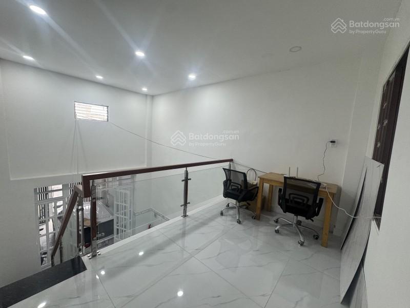 Nhà mới 2 tầng  tnpb  xe hơi ngủ trong sân  hơn 5 tỷ  hàng hiếm
