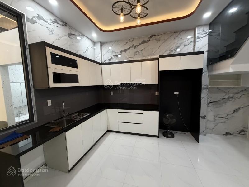 Ngay trung tâm trường thọ  3 tầng  4pn  5wc  hẻm xe tải  nhà mới ở ngay