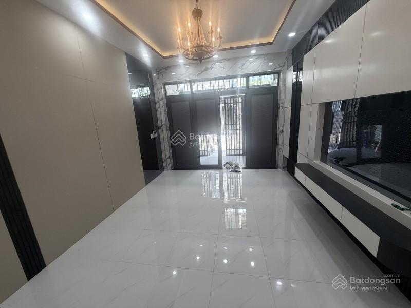 Ngay trung tâm trường thọ  3 tầng  4pn  5wc  hẻm xe tải  nhà mới ở ngay
