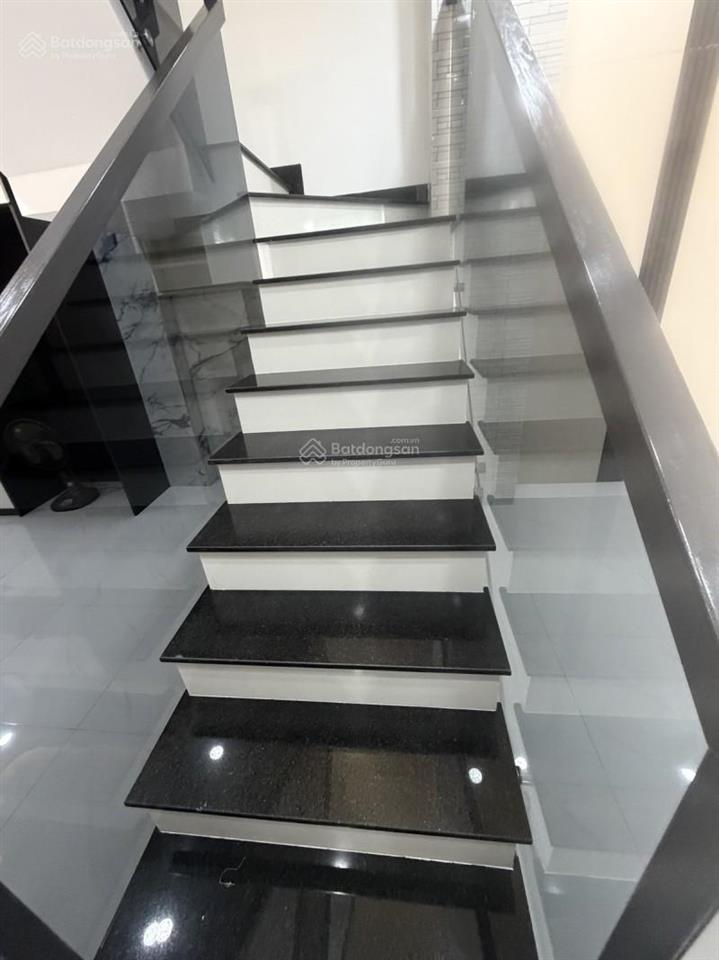 Ngay trung tâm trường thọ  3 tầng  4pn  5wc  hẻm xe tải  nhà mới ở ngay