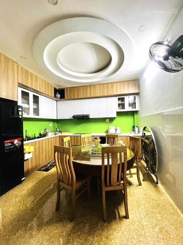 Nhà đẹp  3 tầng  hiệp phú  hẻm xe hơi  chỉ hơn 6 tỷ