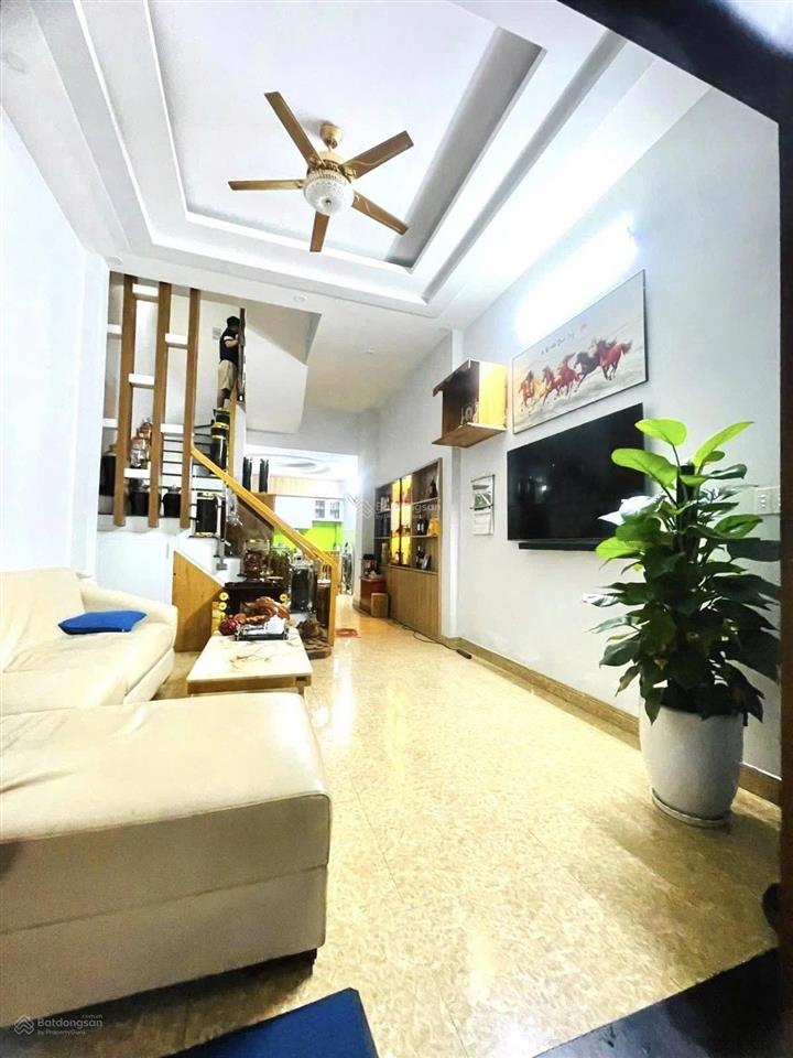 Nhà đẹp  3 tầng  hiệp phú  hẻm xe hơi  chỉ hơn 6 tỷ