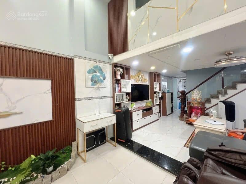 Nhà mới 4 tầng  linh xuân  đường 8m thông bàn cờ  gấp bán