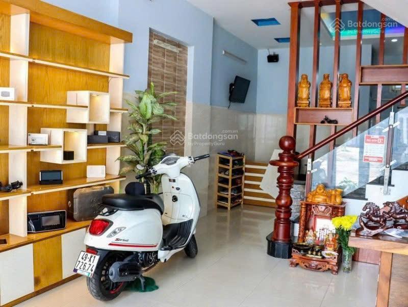 Nhà đẹp  5 tầng  sát chợ hiệp bình  chỉ hơn 7 tỷ