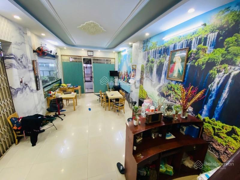 Mặt tiền  phước long b  3 tầng chỉ hơn 9 tỷ bán gấp