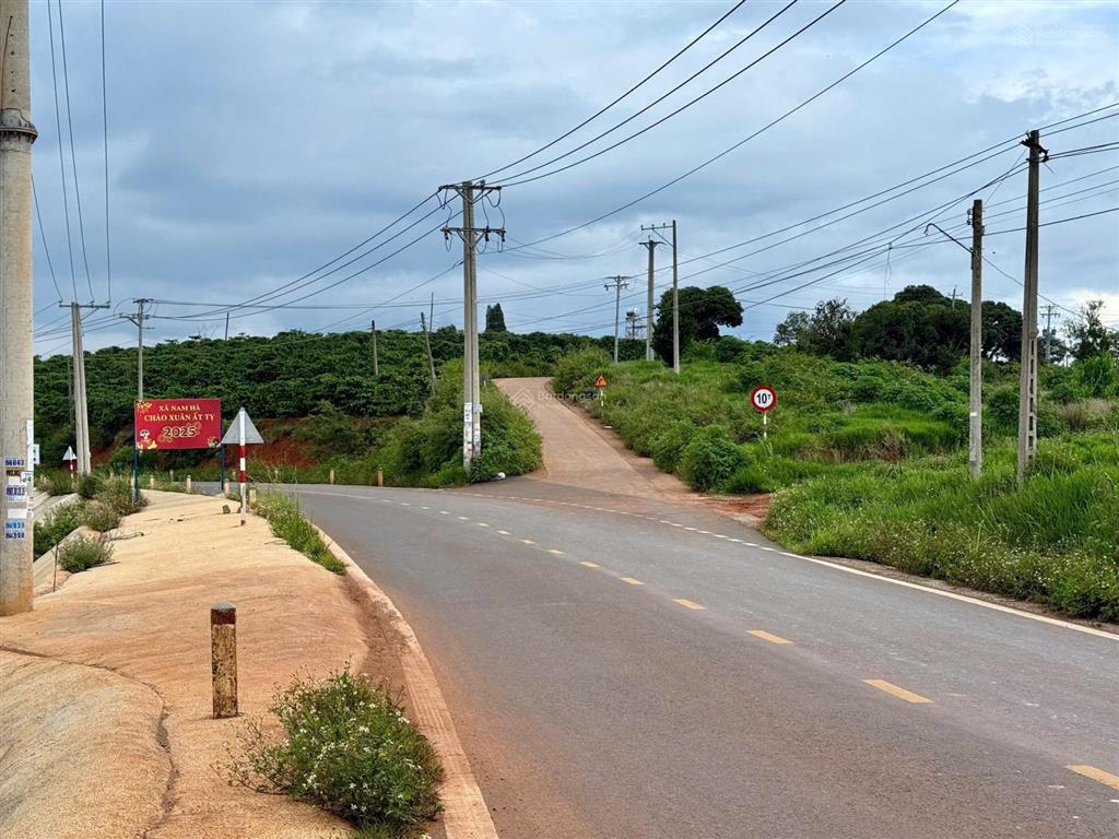 Cách đường nhựa 80m, bán lô đất 470 triệu, xã nam hà, sổ hồng sẵn