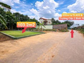 Chủ cần bán gấp lô đất 103.2m2 sen trì  sau trường cấp 2 bình yên  2mt = 5.7m  đường rộng 8m