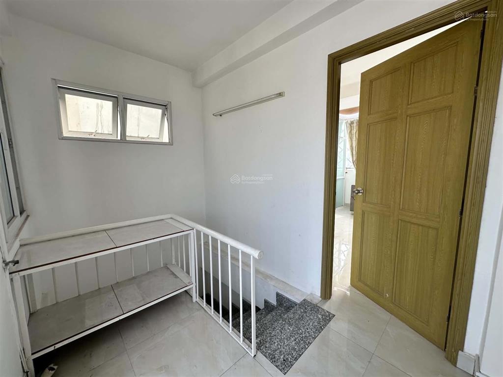 Bán nhà mặt tiền đường xóm chiếu, quận 4, giá rẻ