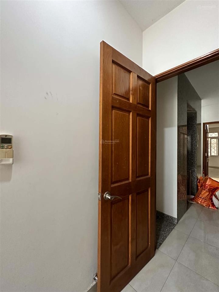 Bán nhà mặt tiền đường xóm chiếu, quận 4, giá rẻ