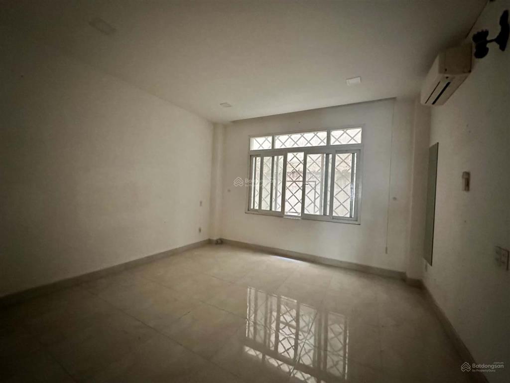 Bán nhà mặt tiền đường xóm chiếu, quận 4, giá rẻ