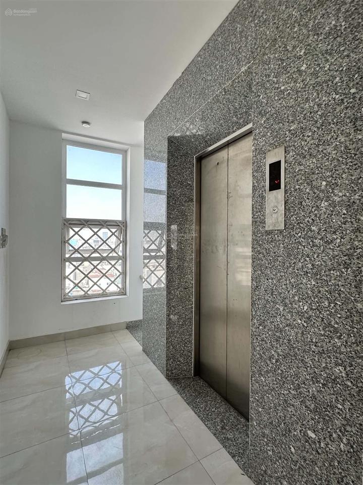Bán nhà mặt tiền đường xóm chiếu, quận 4, giá rẻ