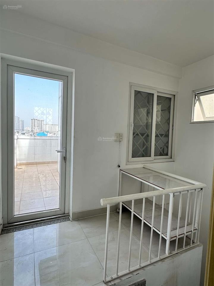 Bán nhà mặt tiền đường xóm chiếu, quận 4, giá rẻ