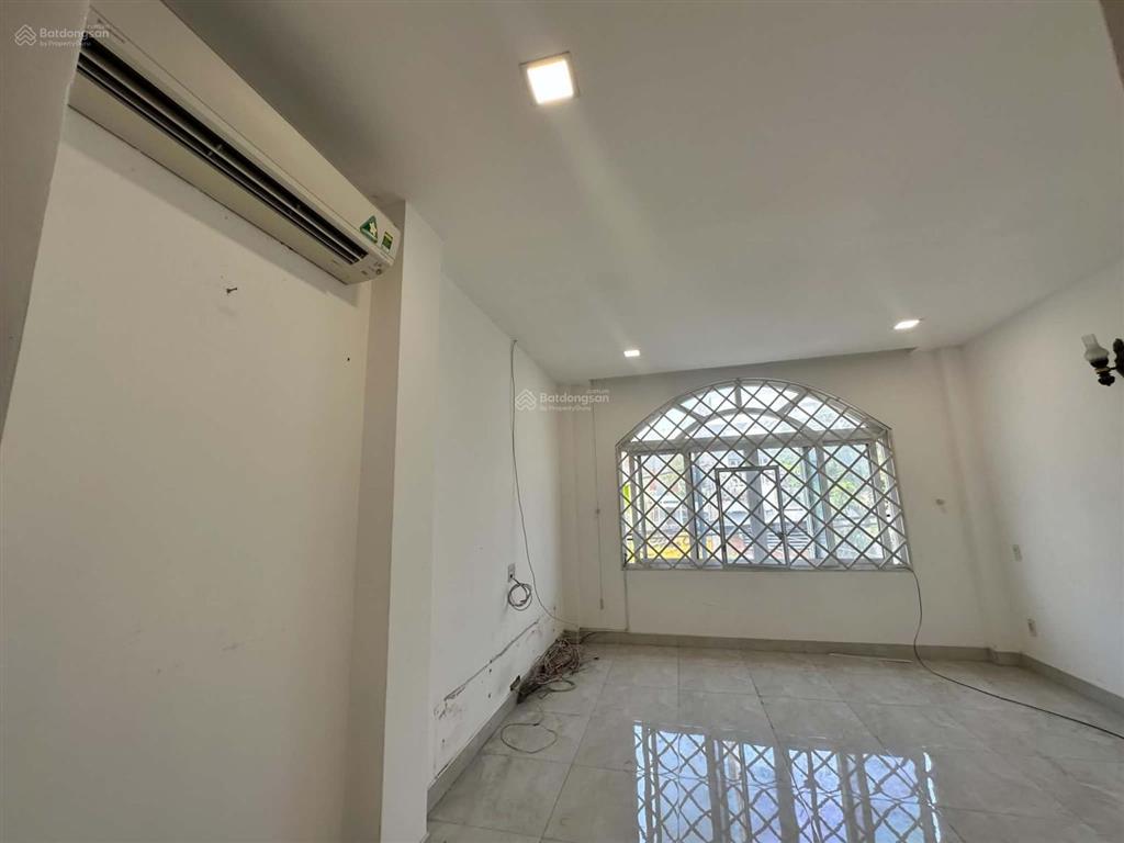 Bán nhà mặt tiền đường xóm chiếu, quận 4, giá rẻ