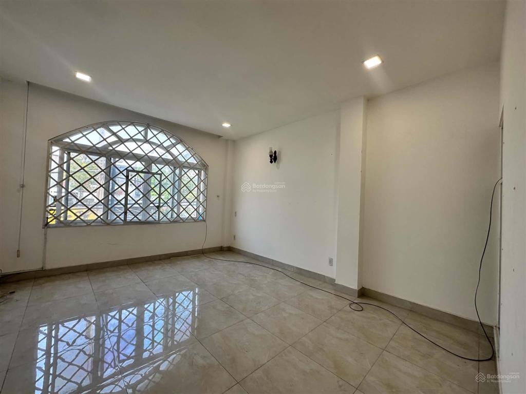 Bán nhà mặt tiền đường xóm chiếu, quận 4, giá rẻ