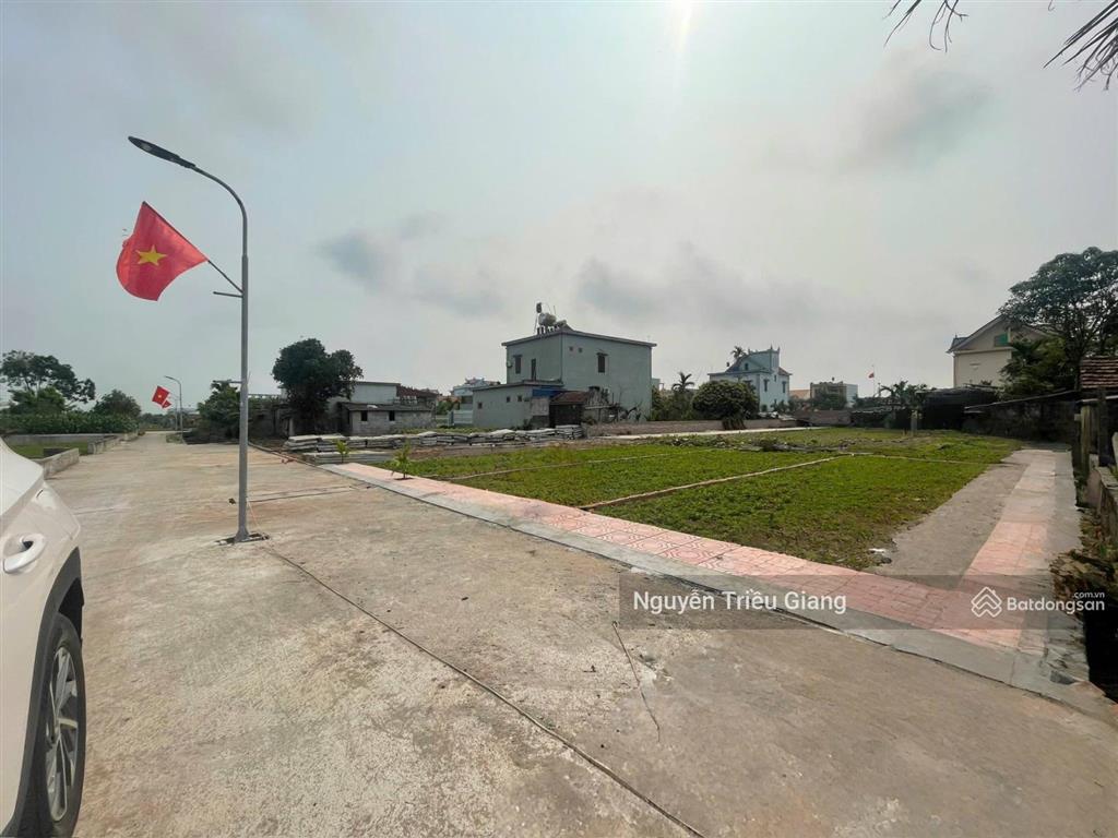 (quý hiếm) đi bộ ra vsip chỉ 300m, lô đất full cư, vuông vắn, sổ đỏ sẵn sàng giao dịch 1 nốt nhạc